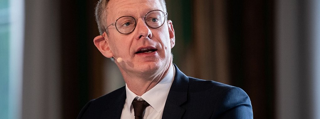 Nach Meinung von Sport&ouml;konom Christoph Breuer konnte der DFB gar nicht anders entscheiden. - &copy; Fabian Strauch/dpa