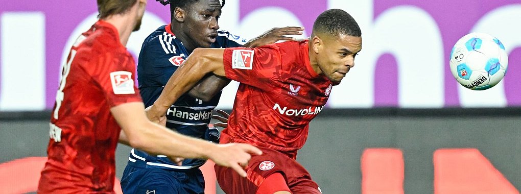 Der 1. FC Kaiserslautern und der Hamburger SV trennen sich 2:2. - © Uwe Anspach/dpa