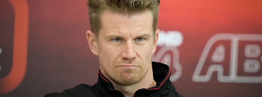 Nico Hülkenberg ist bei Testfahrten gefordert. - © Darko Bandic/AP