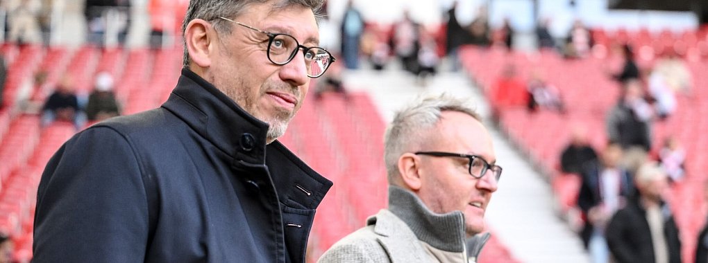 Stuttgarts Präsident Claus Vogt (l) und der Vorstandsvorsitzende Alexander Wehrle. - © Harry Langer/dpa
