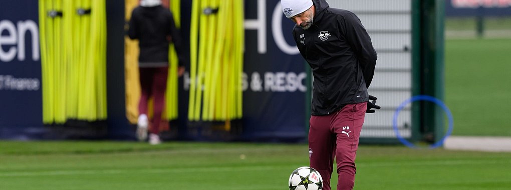 Marco Rose beim Abschlusstraining in Leipzig vor dem Auswärtsspiel in der Königsklasse bei Inter Mailand. - © Hendrik Schmidt/dpa