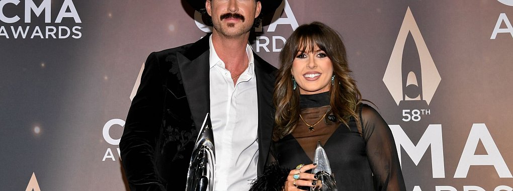Ella Langley - hier an der Seite ihres Duettpartners Riley Green - holt die meisten ACM-Nominierungen. (Archivbild) - © Evan Agostini/Invision via AP/dpa