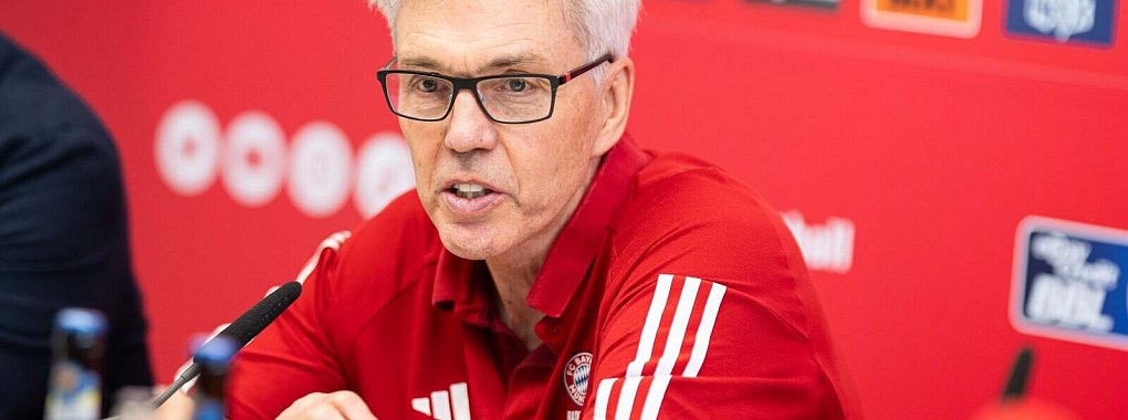 Neu-Trainer Gordon Herbert soll den FC Bayern auch international an die Spitzengruppen heranführen. - © Lukas Barth/dpa