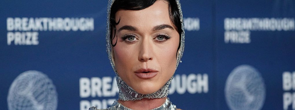 Katy Perry startet am Montag in der Wüste in Texas ins All. (Archivbild) - © Jordan Strauss/Invision via AP/dpa