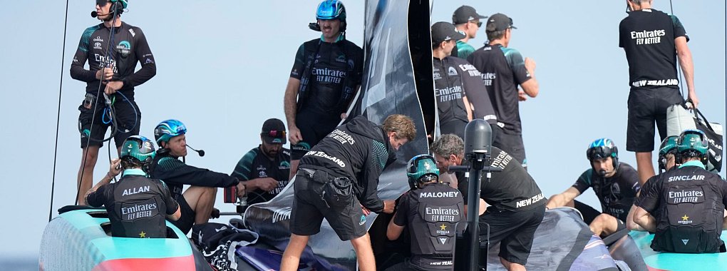 Der Titelverteidiger aus Neuseeland dominiert weiter beim 37. America\\\'s Cup - © Bernat Armangue/AP/dpa