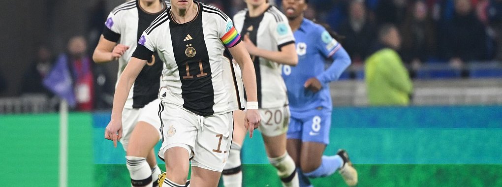 Alexandra Popp k&ouml;nnte auf der Sechser-Position f&uuml;r Lena Oberdorf spielen. - &copy; Sebastian Christoph Gollnow/dpa