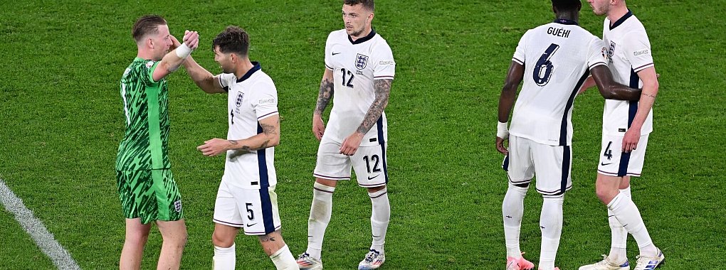 Das englische Team gewann sein EM-Auftakt gegen Serbien. - &copy; David Inderlied/dpa