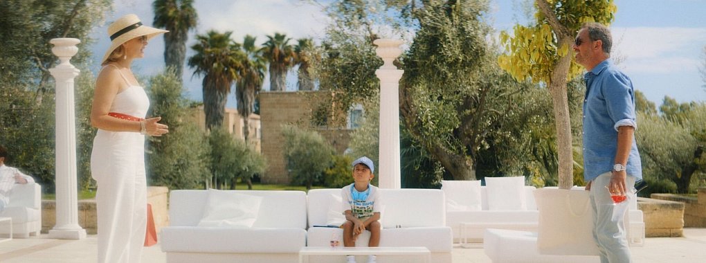 Nach der Scheidung teilen sie sich Marion (Tonke) und Andi (Bleibtreu) die Erziehung ihres elfj&auml;hrigen Sohnes Milan (Valentin Thatenhorst). - &copy; Leonine/dpa