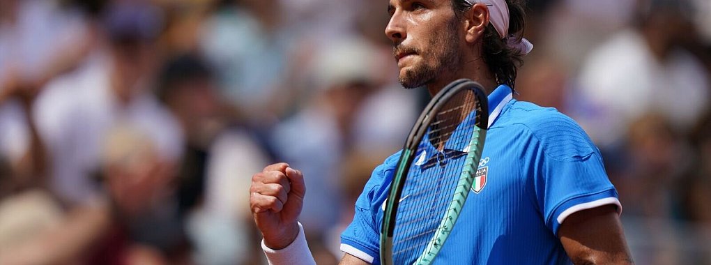 Lorenzo Musetti bezwang im Viertelfinale der Sommerspiele den Hamburger Alexander Zverev. - &copy; Marcus Brandt/dpa