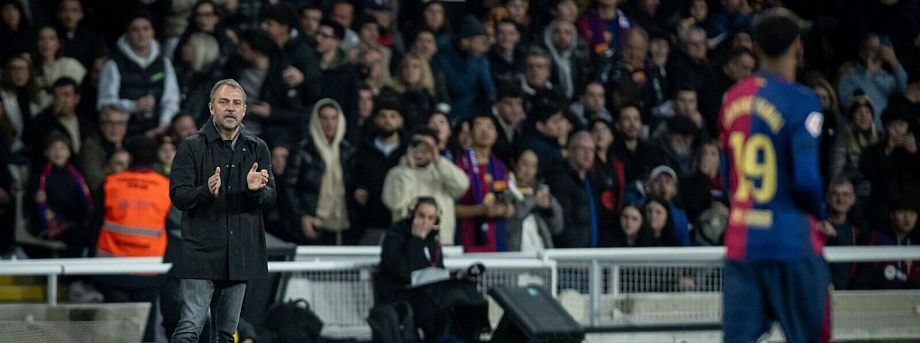 Hatte gegen Valencia - und diese Saison - oft Grund zum Klatschen: Trainer Hansi Flick. - © Felipe Mondino/Ipa Sport / Ipa-A/LiveMedia/IPA/dpa