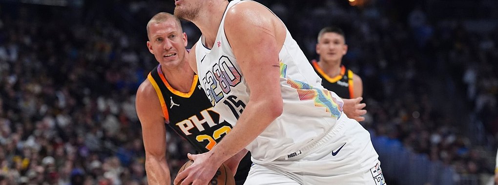 Nikola Jokic ragt heraus. - © David Zalubowski/AP/dpa