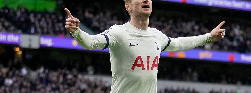 Lange her: Timo Werner bejubelt sein Tor gegen Crytal Palace im März. - © Kin Cheung/AP/dpa