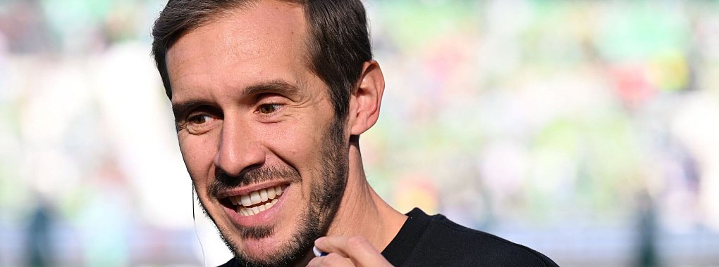 Ist seit dieser Saison Cheftrainer beim SC Freiburg: Julian Schuster. - © Carmen Jaspersen/dpa