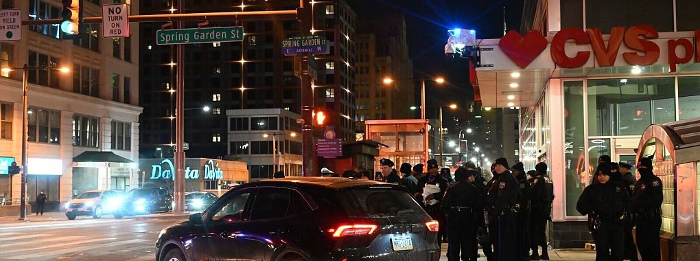 Drei Menschen wurden verletzt, als ein Autofahrer nach dem Einzug des American-Football-Teams Philadelphia Eagles in den Super Bowl in der Stadt in eine Fan-Gruppe fuhr. - &copy; Kyle Mazza/TheNEWS2 via ZUMA Press Wire/dpa