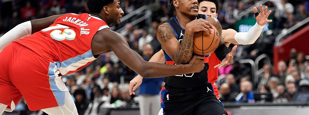 Die Detroit Pistons mit Marcus Sasser (M) verloren daheim gegen Memphis. - © Jose Juarez/AP/dpa