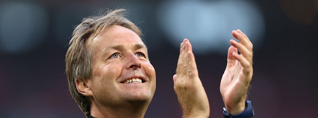 Dänemarks Coach Kasper Hjulmand hat seinen EM-Kader bekanntgegeben. - © Dean Mouhtaropoulos/AP/dpa