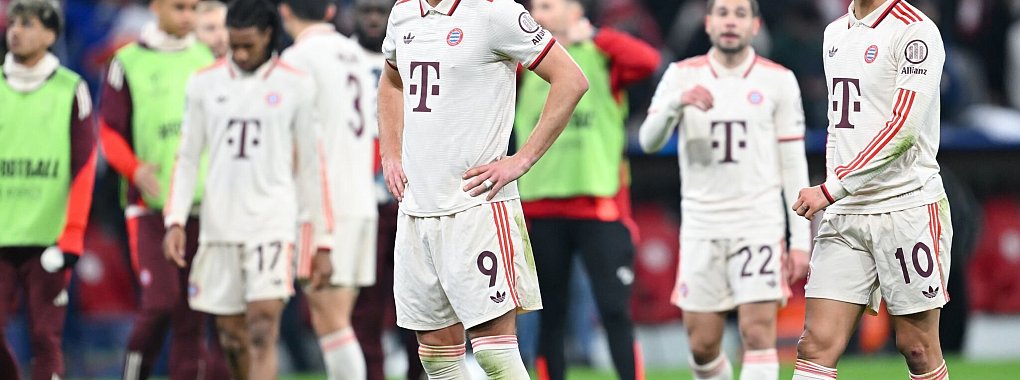 So sehen Sieger aus? Enttäuschte Bayern um Torschütze Harry Kane (M) nach dem 3:1 gegen Bratislava. - © Sven Hoppe/dpa