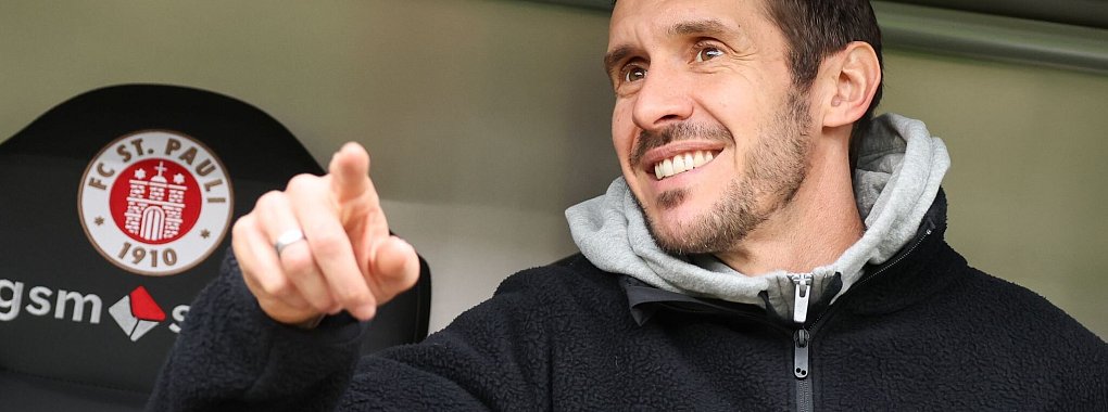 Julian Schuster trifft mit dem SC Freiburg auf Werder Bremen. - © Christian Charisius/dpa