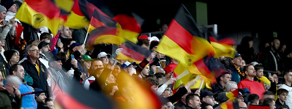 In Deutschland ist die Hoffnung gr&ouml;&szlig;er geworden, dass die DFB-Elf Europameister wird. - &copy; Arne Dedert/dpa