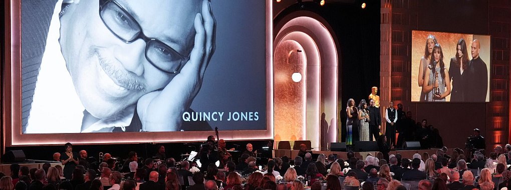 Der kürzlich verstorbene Musikproduzent Quincy Jones ist Preisträger eines Ehren-Oscars. - © Chris Pizzello/Invision via AP/dpa