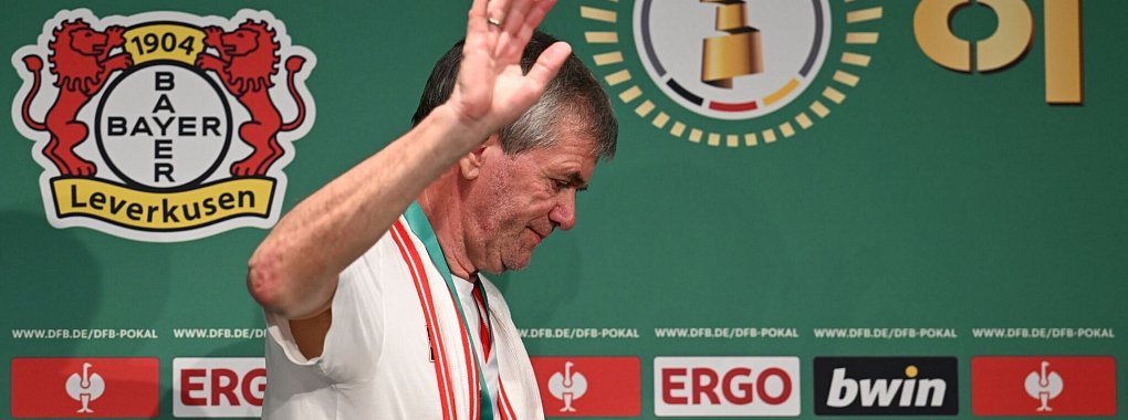 Coach Friedhelm Funkel h&ouml;rt beim 1. FC Kaiserslautern auf. Seine Trainerkarriere hat der 70-J&auml;hrige aber noch nicht offiziell beendet. - &copy; Soeren Stache/dpa