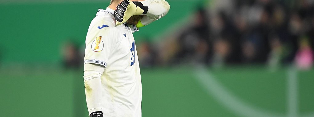 Patzte im Pokalspiel in Wolfsburg: Hoffenheims Torwart Oliver Baumann. - © Swen Pförtner/dpa