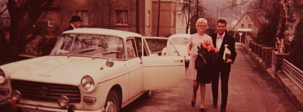 Ein Peugeot 404 diente dem Ehepaar Hecker 1970 als Hochzeitskutsche. - © Dieter Asbrock