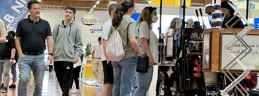 Nachdem die My Job OWL in den vergangenen Jahren wegen Corona nur eingeschränkt stattfinden konnte, trafen sich am Wochenende Unternehmen und Besucher nun wieder in Persona im Salzufler Messezentrum. - © Raphael Bartling