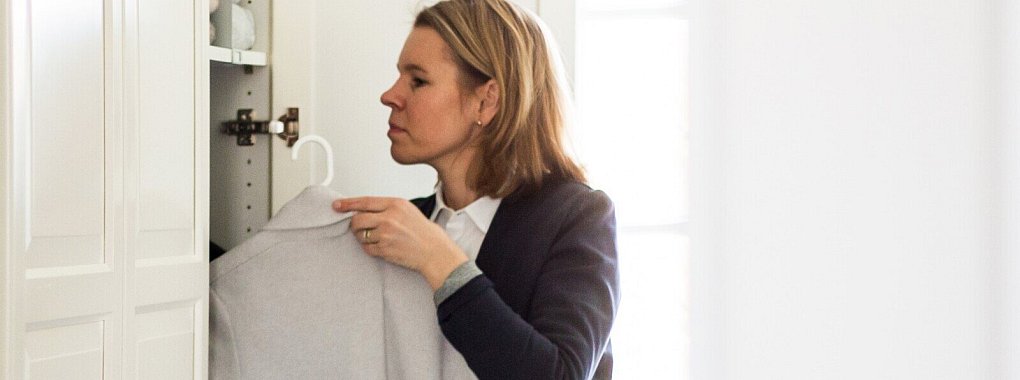 Für die Organisation des Kleiderschranks braucht man Zeit, weiß Christina Lücke. Sie hat sich als Home-Organizerin selbstständig gemacht. - © Christina Lücke