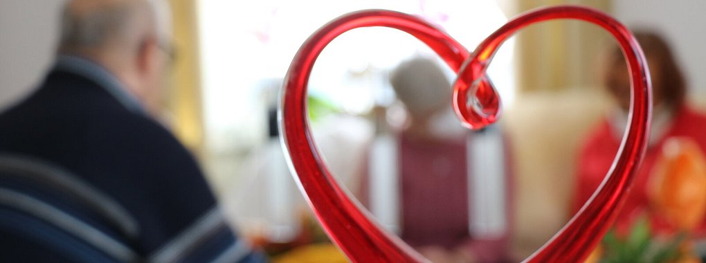 J&uuml;rgen und Susanne G. im Gespr&auml;ch mit Susanne Kammel. - &copy; Alexandra Schaller