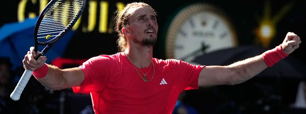 War nach dem Viertelfinalsieg bei den Australian Open erleichtert: Alexander Zverev - © Manish Swarup/AP/dpa