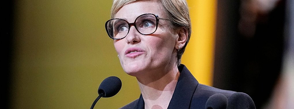 Die franz&ouml;sische Schauspielerin Judith Godr&egrave;che spricht bei den C&eacute;sars &uuml;ber sexuelle Gewalt in der franz&ouml;sischen Filmindustrie. - &copy; Michel Euler/AP/dpa