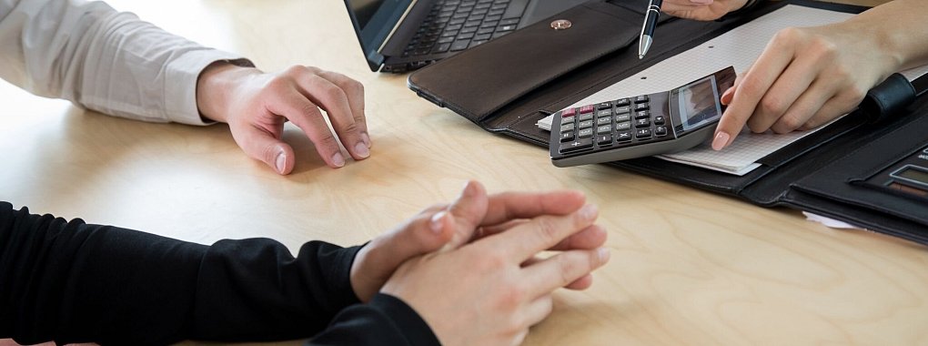 Wie hoch wird die Kreditrate künftig sein? Wer sich frühzeitig um die Anschlussfinanzierung kümmert, kann die Antwort auf diese Frage besser abschätzen. - © Christin Klose/dpa-tmn/dpa