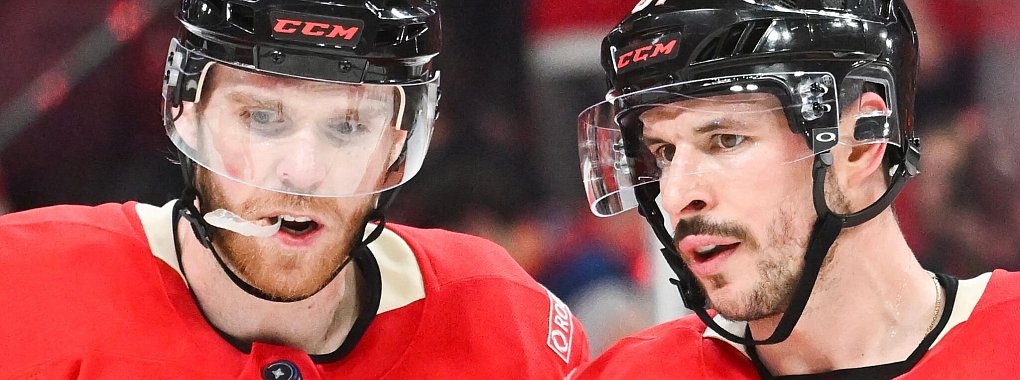 Connor McDavid (l.) hatte Kanada bereits beim Vorrundenspiel gegen die USA in Führung gebracht. - © Graham Hughes/Canadian Press via ZUMA Press/dpa