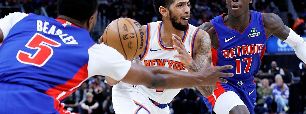 Die Pistons holten den Sieg gegen New York auch wegen kritischer Punkte von Dennis Schröder. - © Duane Burleson/AP/dpa