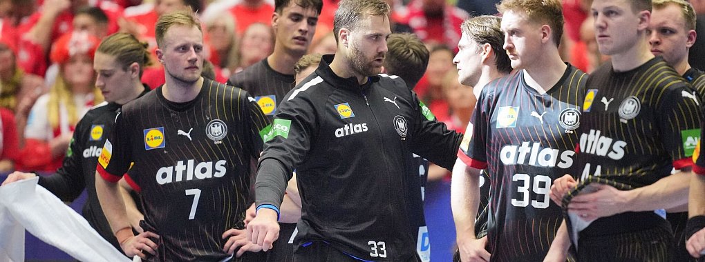 Die deutschen Handballer können das WM-Viertelfinale weiter aus eigener Kraft erreichen. - © Sören Stache/dpa