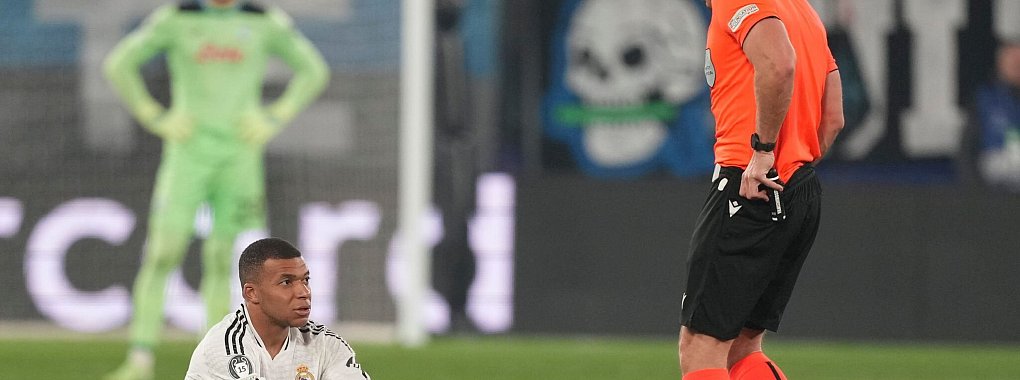 Erzielte sein 50. Champions-League-Tor und musste noch vor der Halbzeit vom Platz: Kylian Mbappé. - © Antonio Calanni/AP