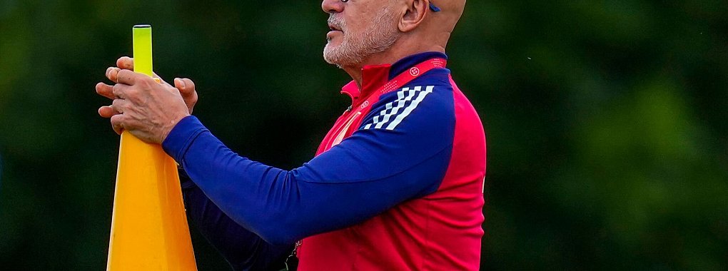 Er hat gro&szlig;e Lust auf das Endspiel: Spaniens Cheftrainer Luis de la Fuente. - &copy; Manu Fernandez/AP/dpa