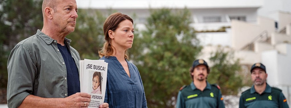 Robert und Anna Bischoff suchen mit allen Mitteln nach ihrer Tochter. - © Pep Bonet/ZDF/dpa