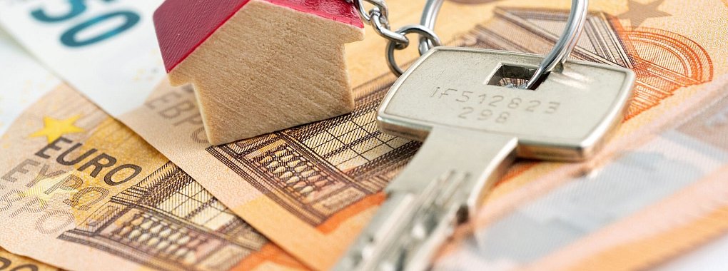 Zu Beginn eines Mietverh&auml;ltnisses muss in der Regel eine Kaution gezahlt werden. Die Summe ist gesetzlich gedeckelt. - &copy; Andrea Warnecke/dpa-tmn