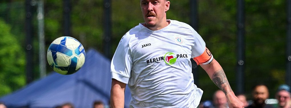 Im Kreisliga-Spiel mit Max Kruse eskalierte die Situation. - © Soeren Stache/dpa