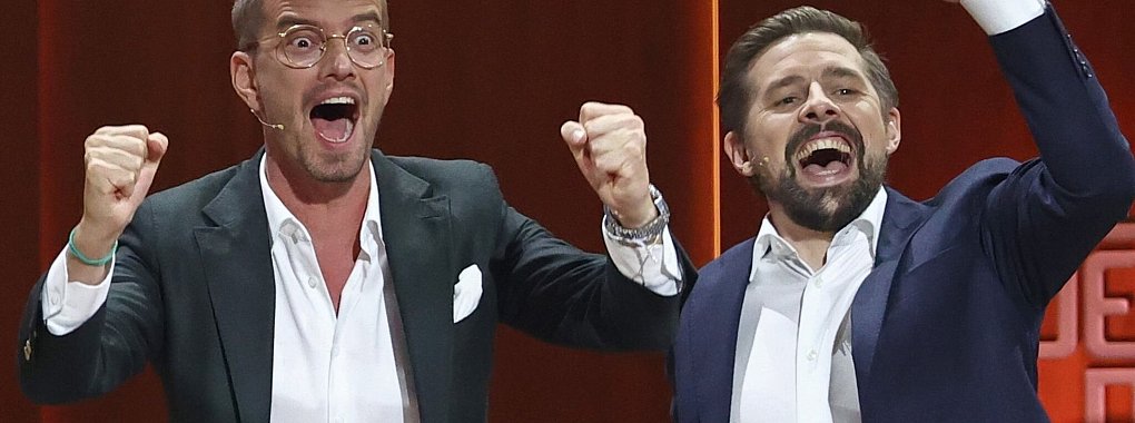 Joko Winterscheidt (l) und Klaas Heufer-Umlauf haben bei &laquo;Joko und Klaas gegen ProSieben&raquo; einen Programmtag bei dem Sender ergattert. - &copy; Daniel Karmann/dpa