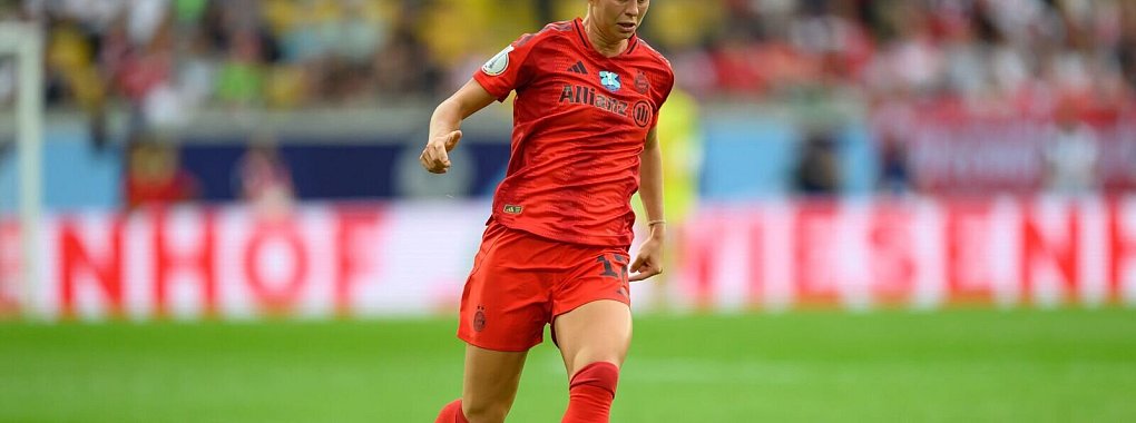 Bayerns Klara Bühl trifft per Doppelpack beim Sieg gegen RB Leipzig. - © Robert Michael/dpa