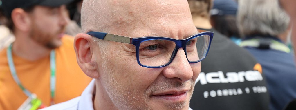 Dem ehemaligen Formel-1-Weltmeister Jacques Villeneuve passierte auf den Weg nach Australien ein Malheur. - © Hasan Bratic/dpa