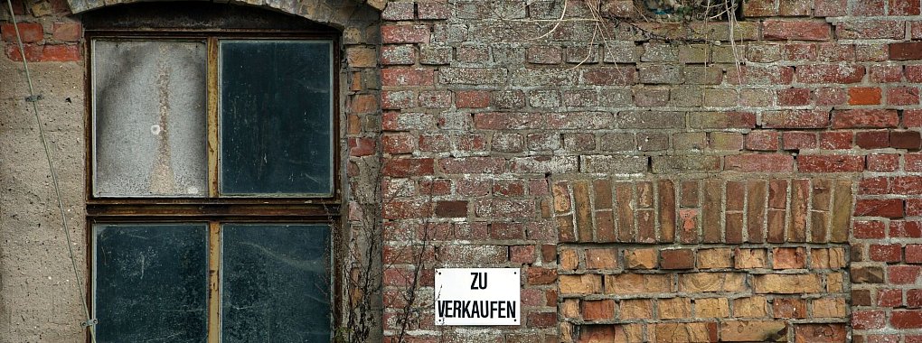 Günstig, aber birgt auch Risiken: der Kauf eines gebrauchten Hauses. - © Stefan Sauer/dpa/dpa-tmn