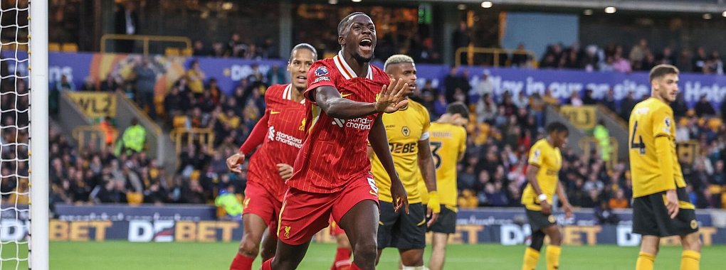 Ibrahima Konate (M.) erzielte das Führungstor für den FC Liverpool. - © Alfie Cosgrove/News Images via ZUMA Press Wire/dpa