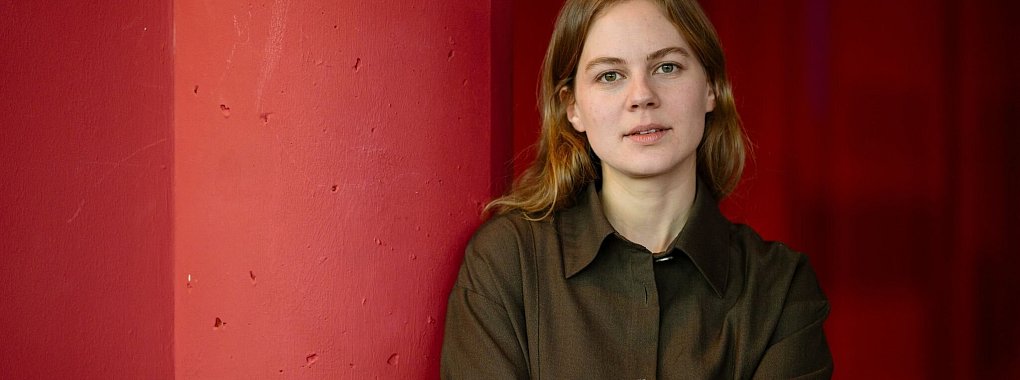 Die Schauspielerin Alicia von Rittfeld freut sich &uuml;ber Auszeichnungen. - &copy; Oliver Dietze/dpa