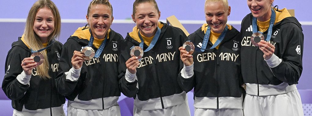 Die Staffel-Frauen danken auch dem kranken Trainer. - &copy; Sven Hoppe/dpa