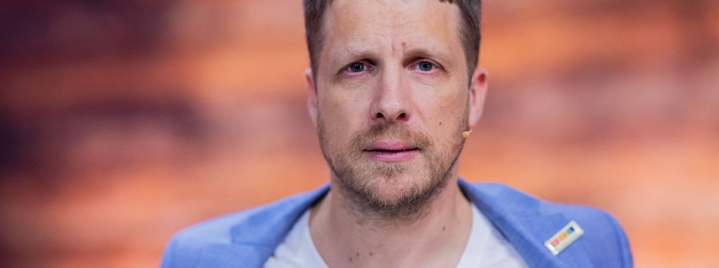 Der Komiker und Moderator Oliver Pocher wird am 8. Februar auf dem Wiener Opernball erwartet. - © Rolf Vennenbernd/dpa