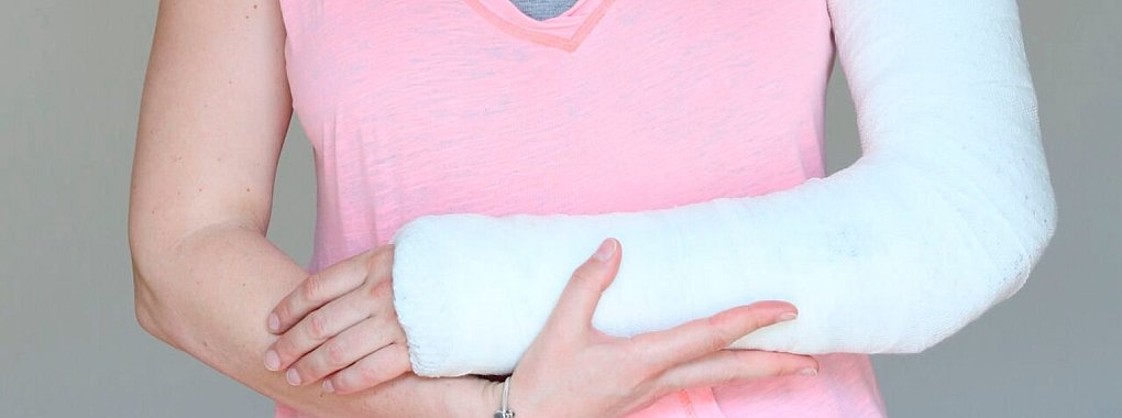 Bei bleibenden Sch&auml;den kommt die Versicherung auf - &copy; Foto: Bodo Marks/dpa-tmn